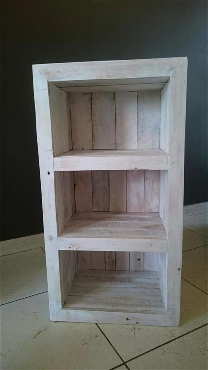 up-cycled-pallet-beverage-bottle-rack