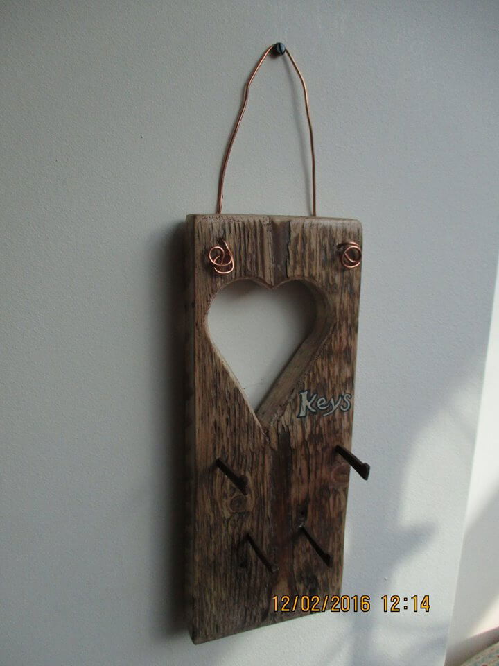 wooden pallet love wall art