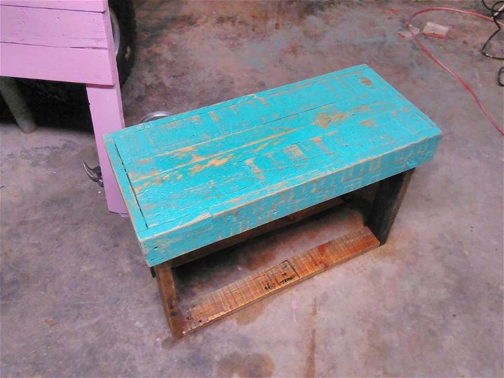 diy pallet bench or table