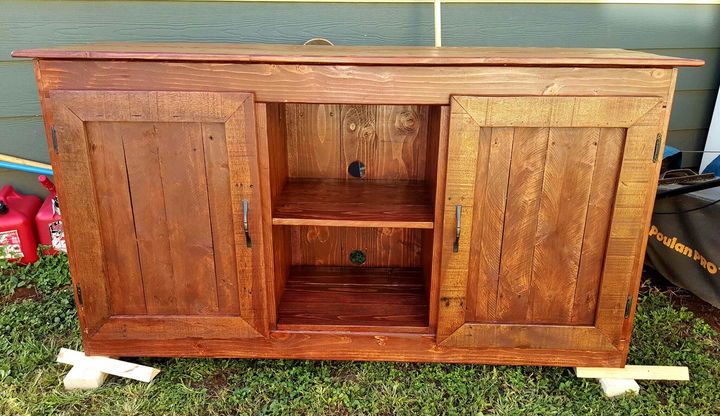 diy pallet media cabinet