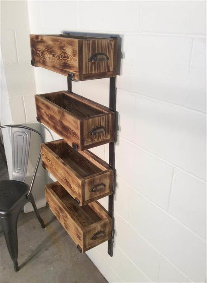 Wooden pallet and steel storage rack unit