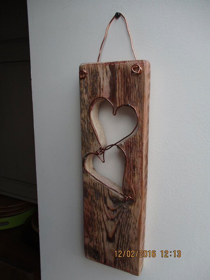 diy pallet double heart wall sign