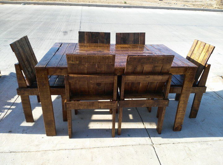 outdoor dining set made of pallets