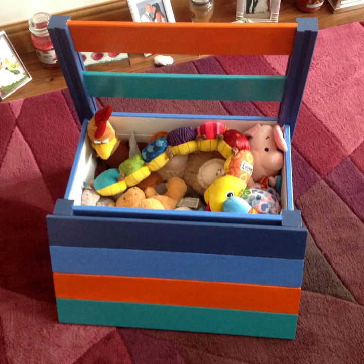 recycled pallet kids chair with storage