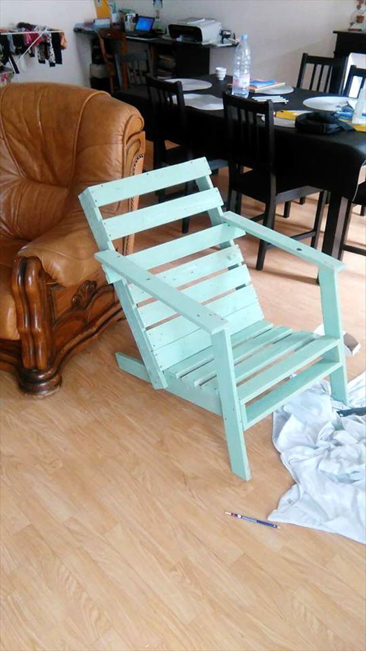 recycled pallet garden chair