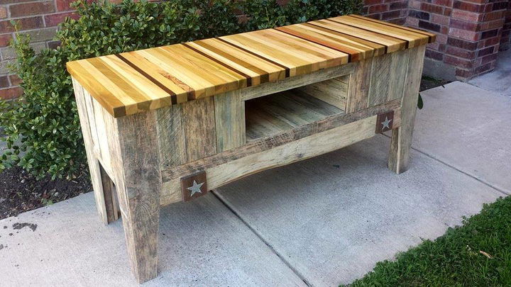 pallet buffet table