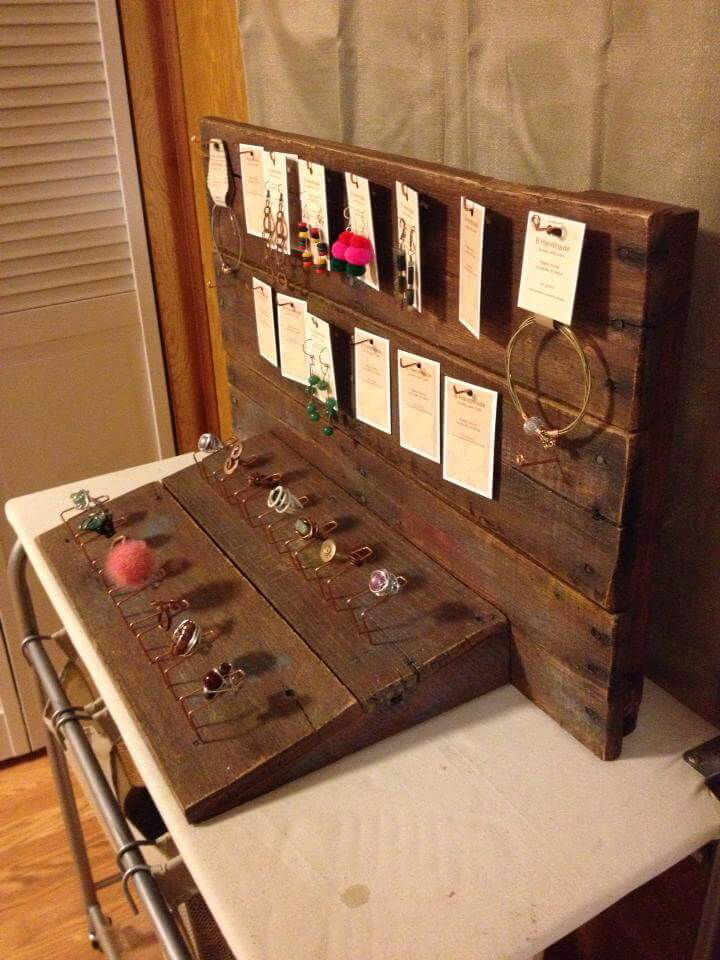 diy pallet jewelry organizer