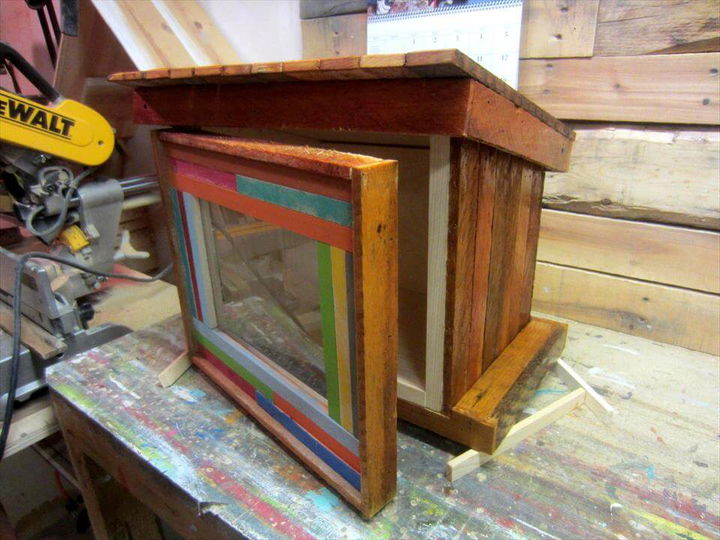 no-cost wooden pallet mail box