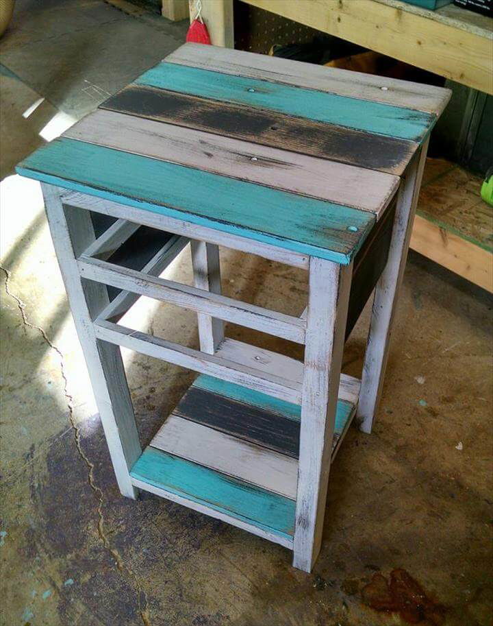 diy pallet side table