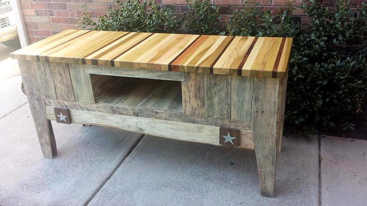 wooden pallet buffet table