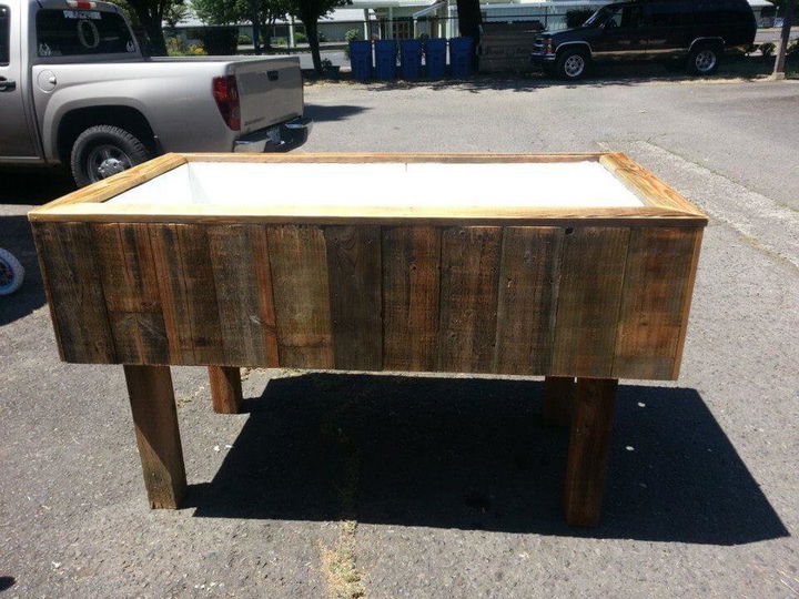 diy pallet ice chest