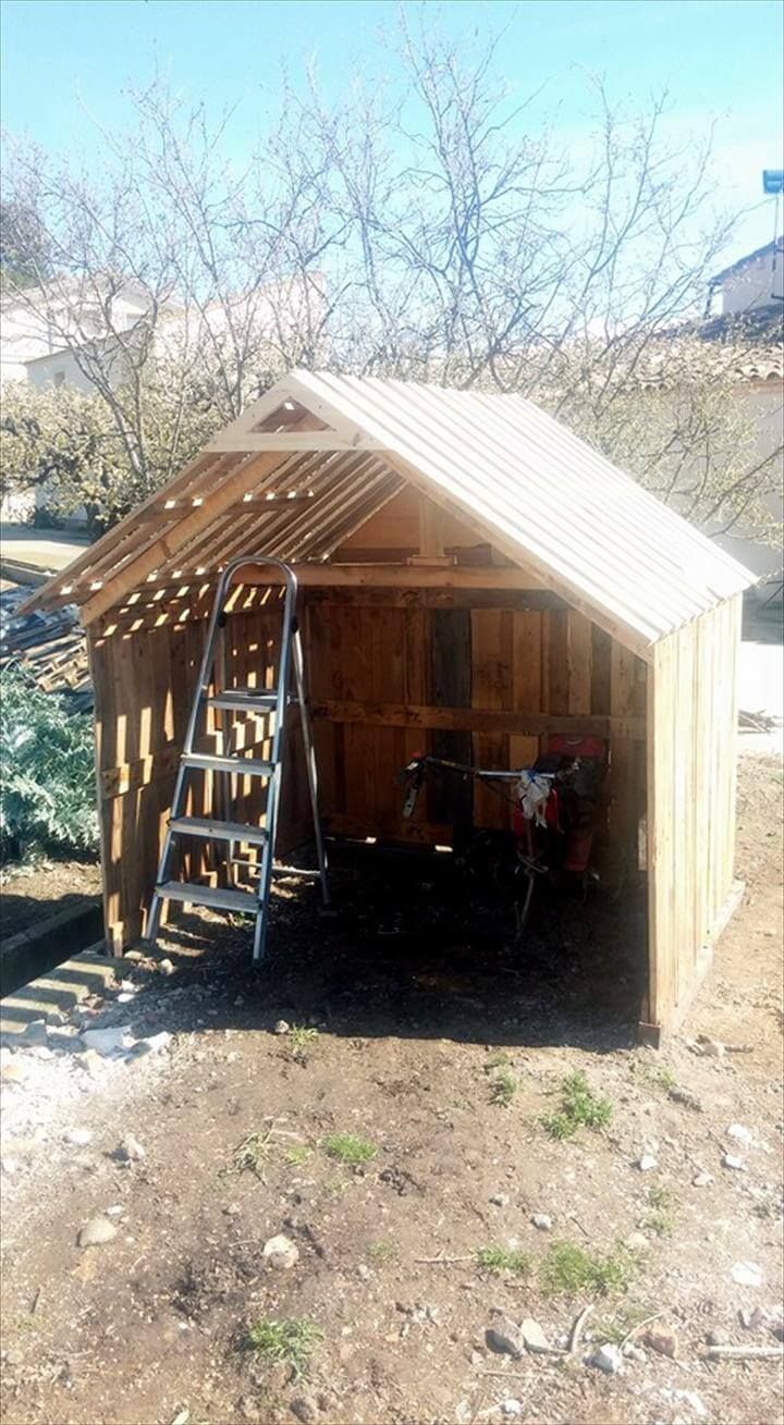 Wooden pallet shed
