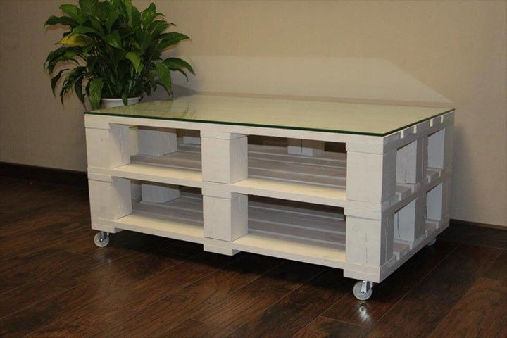 Repurposed pallet coffee table