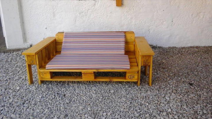 low-cost pallet 2 seater lounge chair