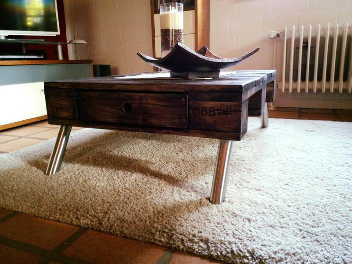 Wooden pallet coffee table