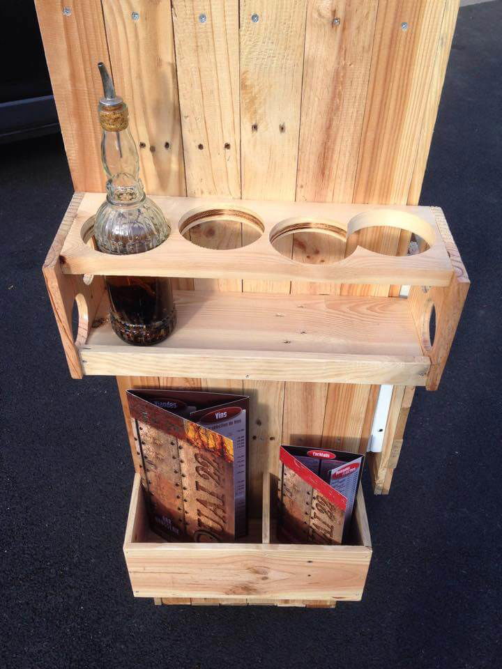 self-installed pallet beverage bottle rack