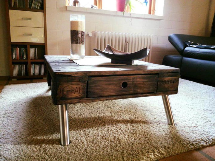 Recycled pallet coffee table