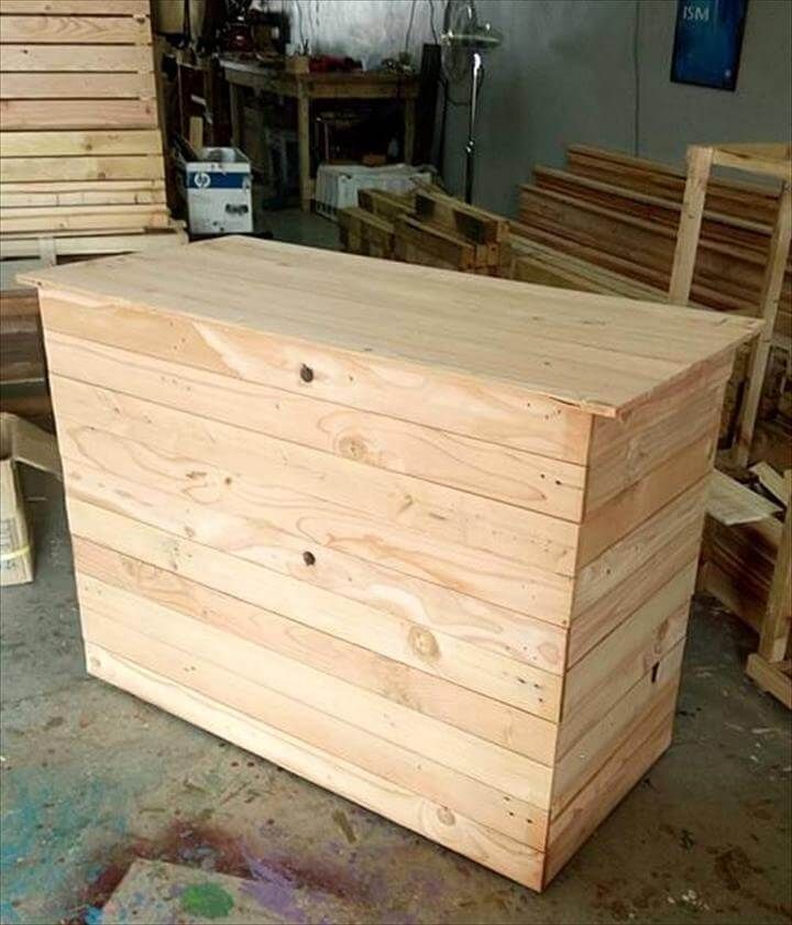upcycled wooden pallet desk