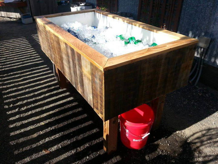 low-cost pallet outdoor ice chest