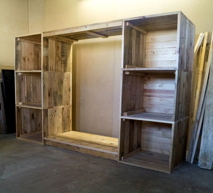 Build a Dressing Room with Pallets for Free Build a Dressing Room with Pallets for Free on Pallet Room
id=22432