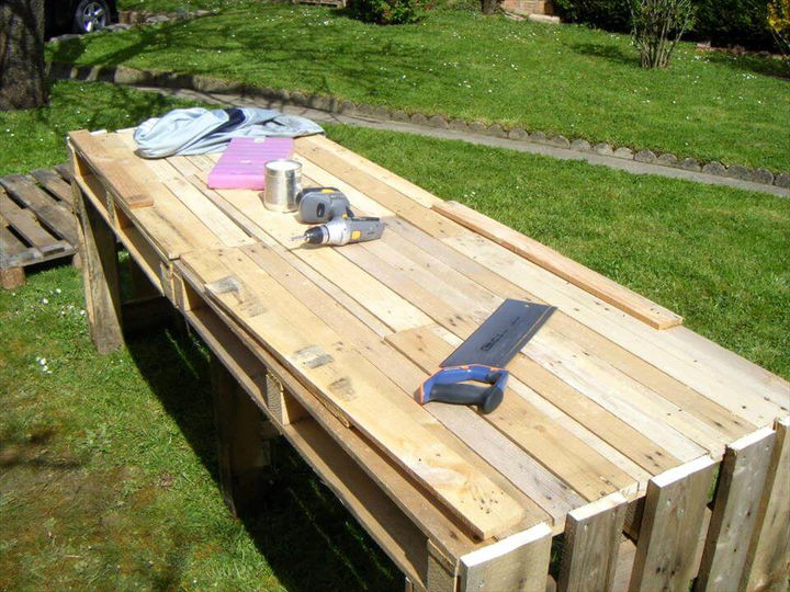 recycled pallet wooden garden table