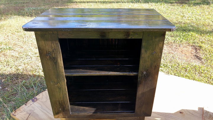recycled pallet side table or nightstand