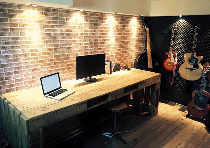 XL pallet desk with drawers