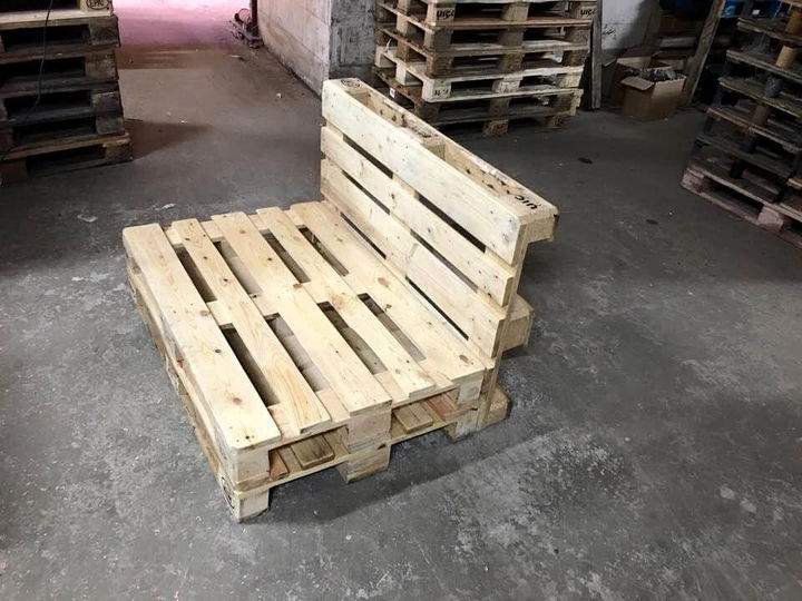 Low Built Pallet Seating Chair