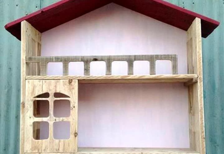 Upcycled Pallet Doll House Design