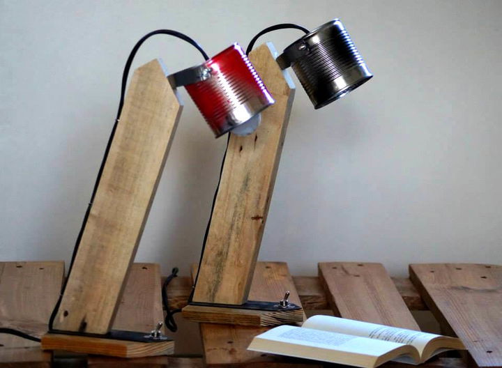 wooden pallet table lamp
