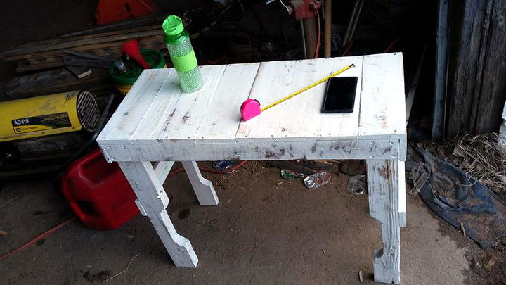 no-cost pallet white table