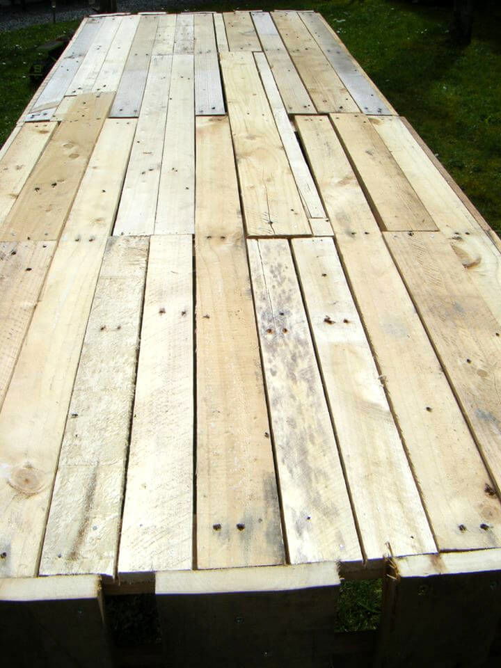 repurposed pallet garden table