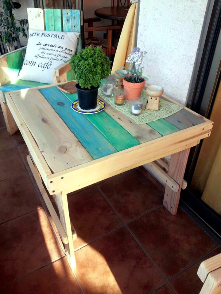 Wooden pallet balcony furniture