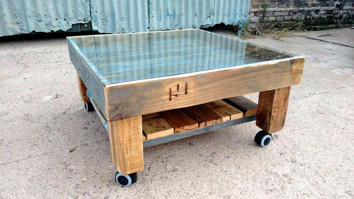 Wooden pallet coffee table
