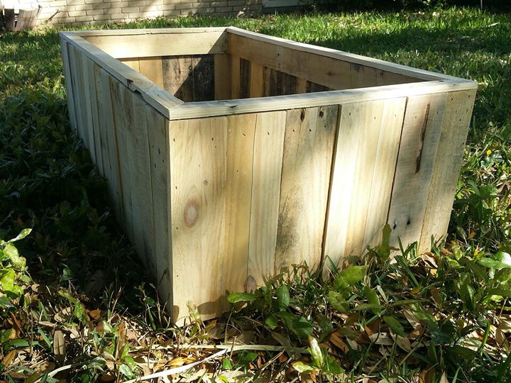 Pallet Planter or Raised Garden Bed