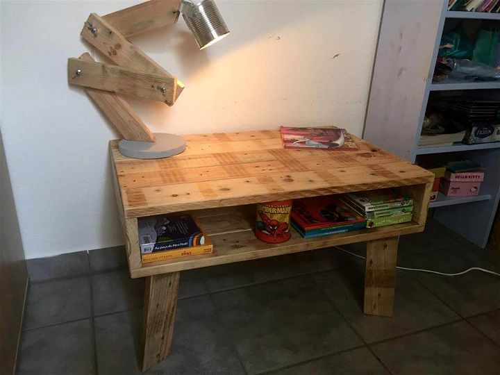 repurposed dual functional pallet mini table