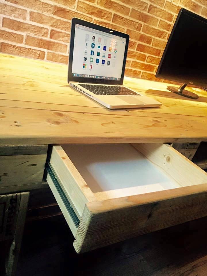 XL pallet computer desk with drawers
