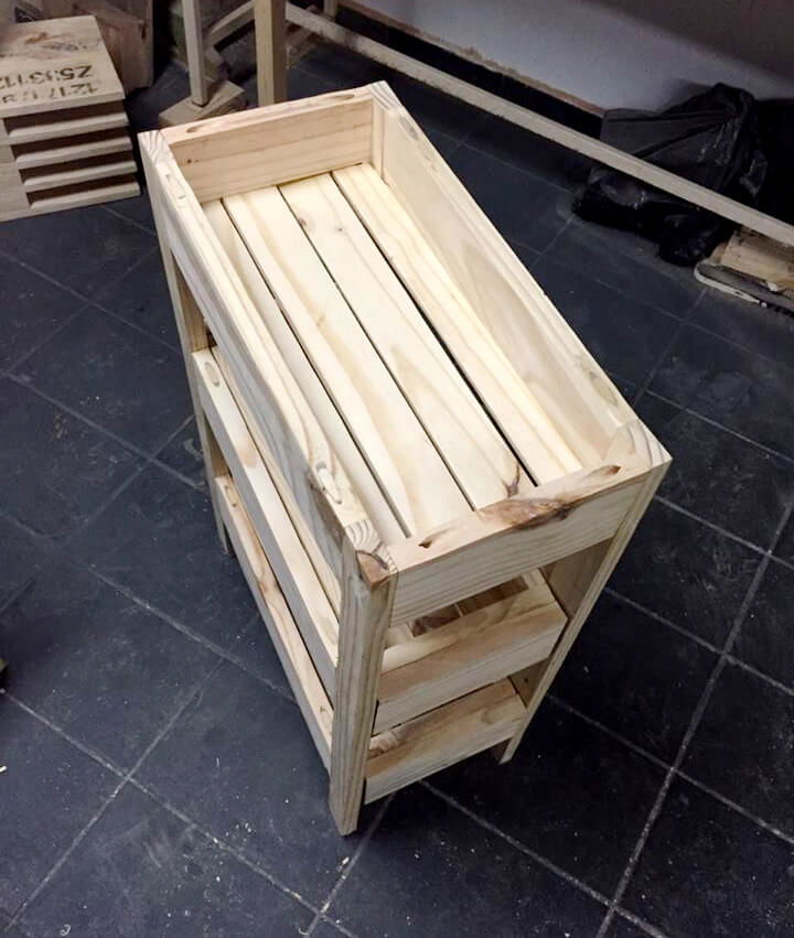 reclaimed pallet fruit and vege table organizer