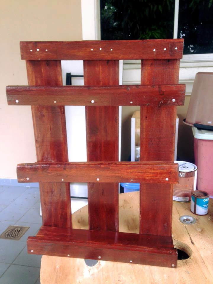 wooden pallet kitchen wall organizer or spice rack