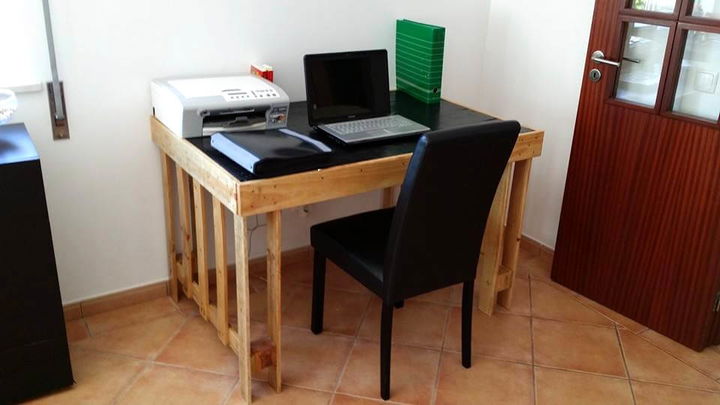 handmade wooden pallet laptop operating desk