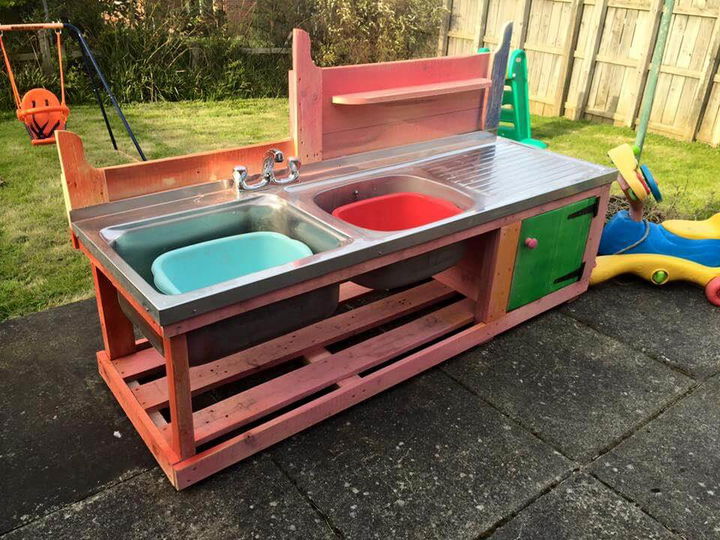pallet mud kitchen