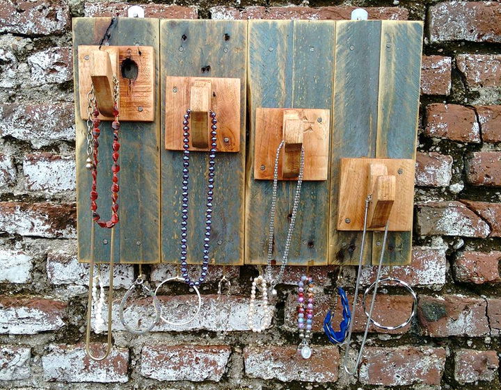 Recycled pallet jewelry organizer