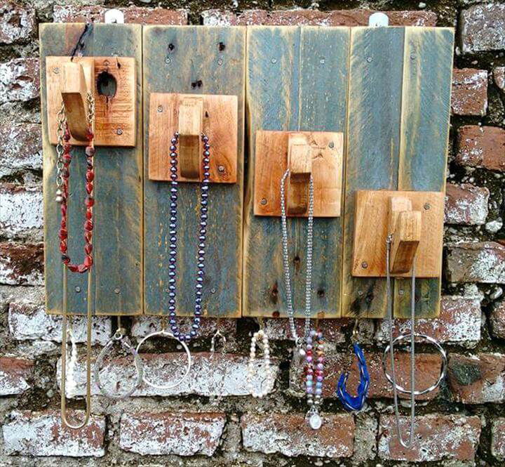 Reclaimed pallet jewelry organizer