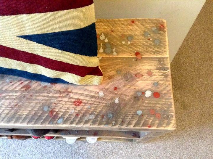 Recycled pallet shoe rack
