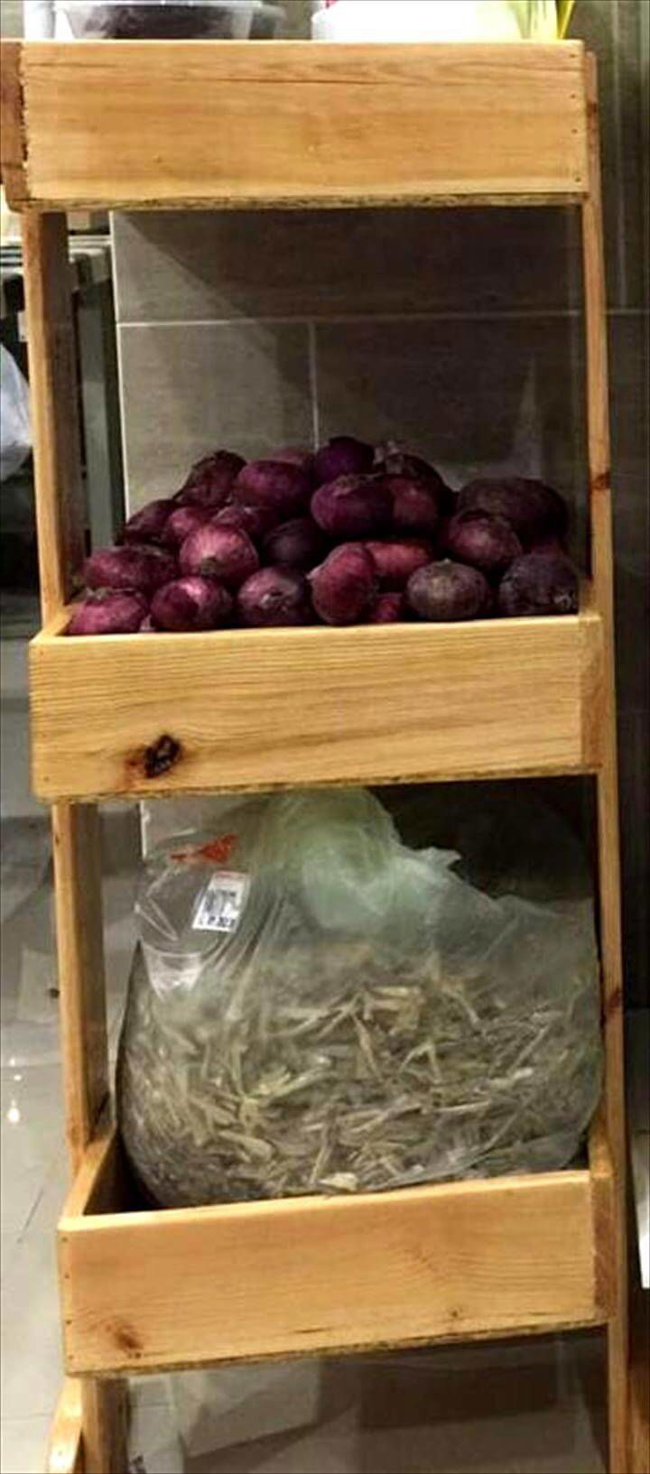 handamde pallet vegetable organizer