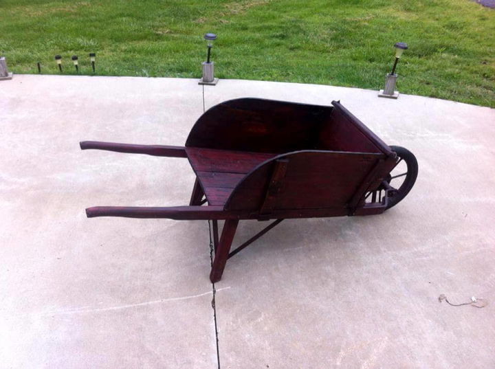 pallet wheelbarrow planter