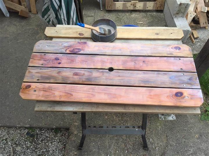Recycled pallet kids table