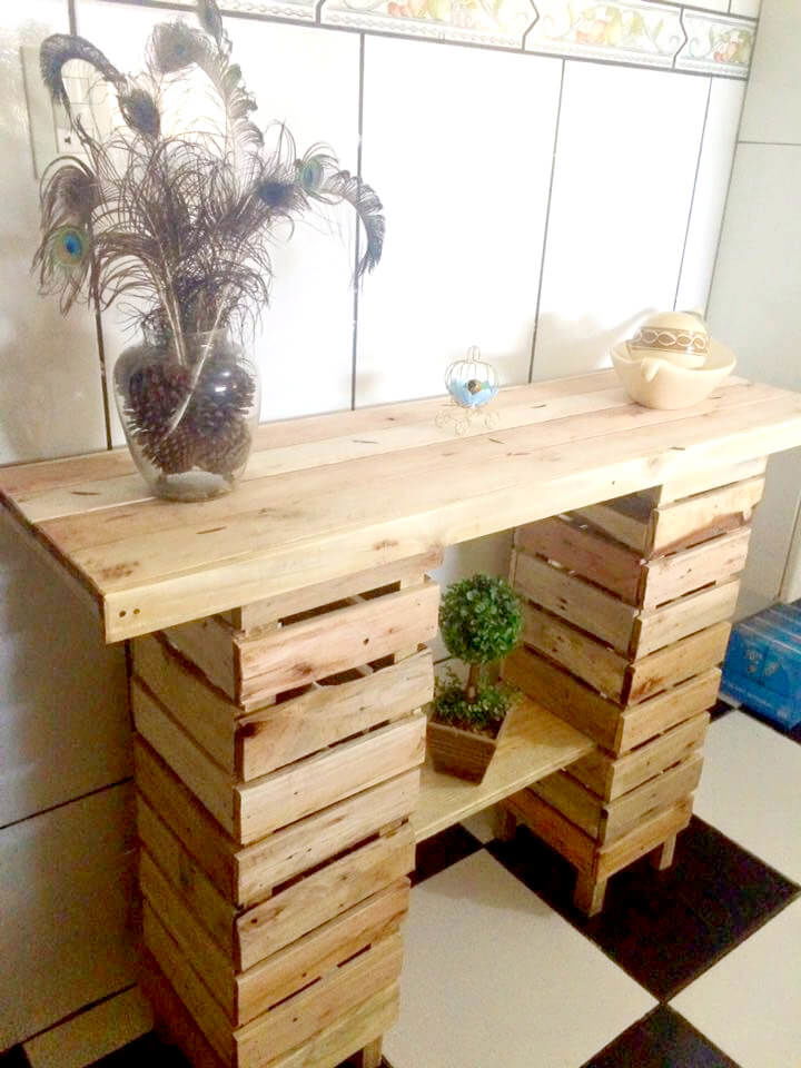 upcycled wooden pallet sideboard
