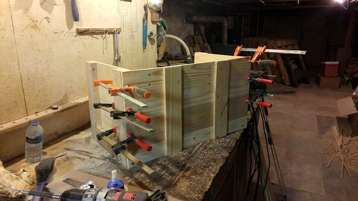 holding the glued parts together using appropriate wood systems
