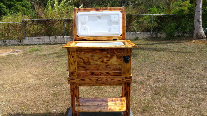 repurposed wooden pallet outdoor cooler